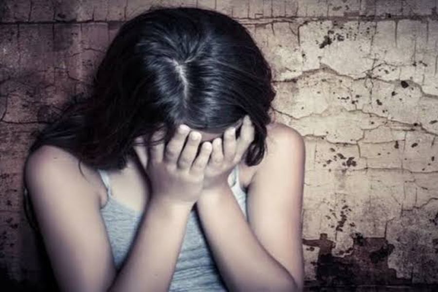 Homem é preso acusado de abusar da vizinha de 13 anos em residência