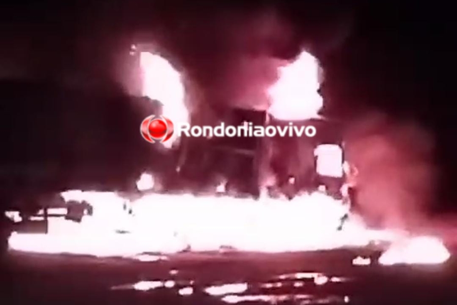 VÍDEO: Carreta pega fogo durante viagem na BR-364 