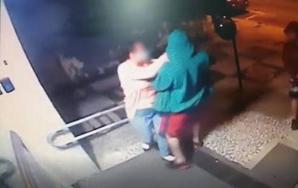 NA MADRUGADA: Técnica de enfermagem apanha do namorado e ao sair de casa é roubada por ladrões 