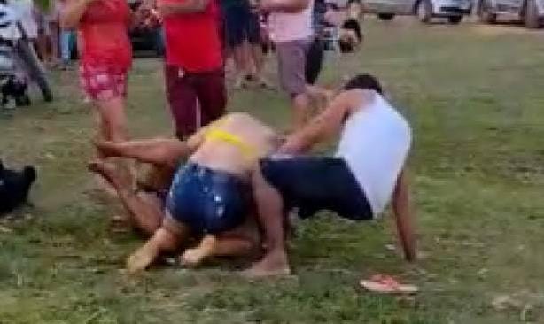 ESCÂNDALO: Polícia é aciona após briga entre amigas por causa de dinheiro do marido 