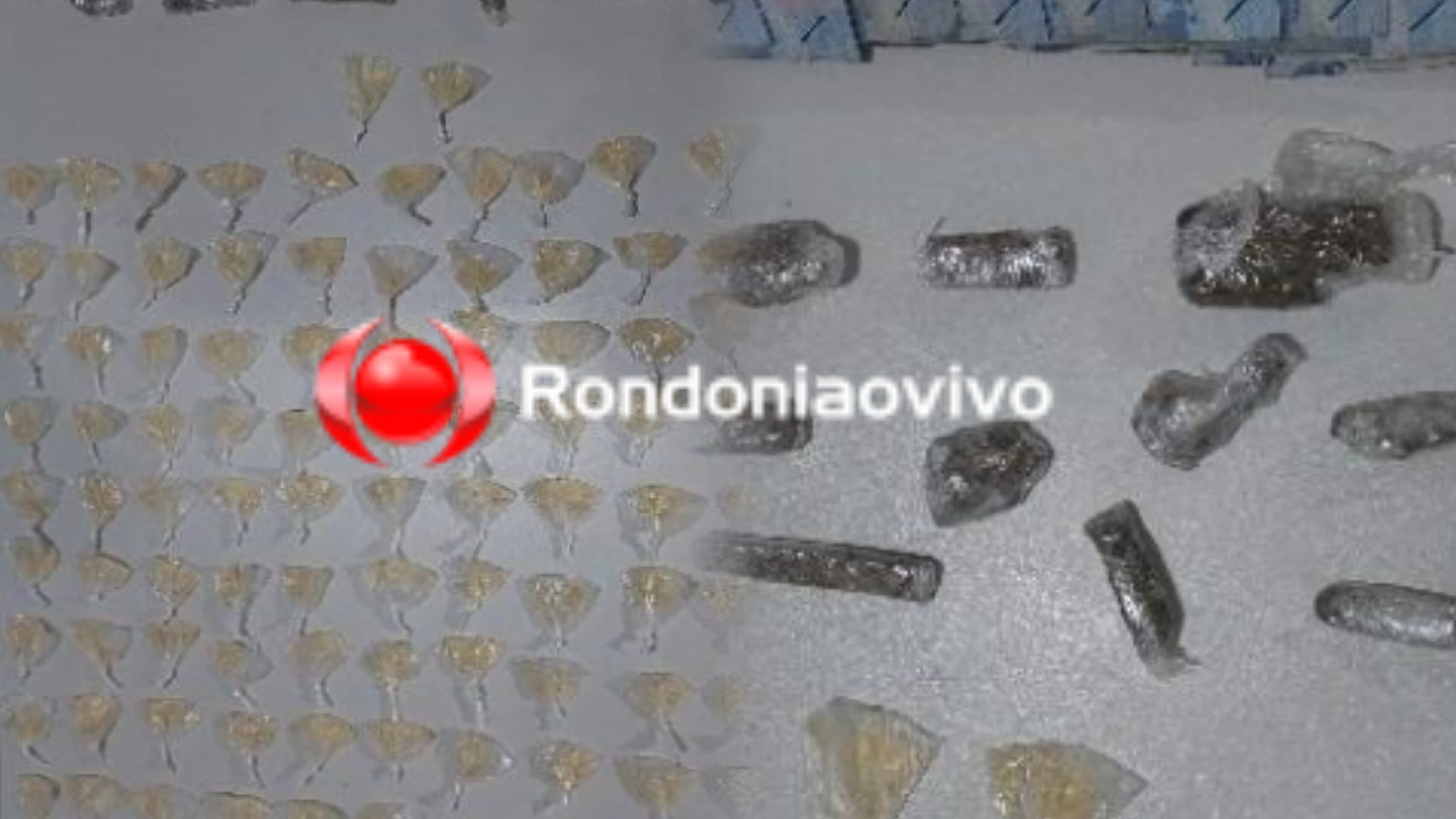 PM FECHOU: Dupla é flagrada com 120 porções de drogas em boca de fumo 