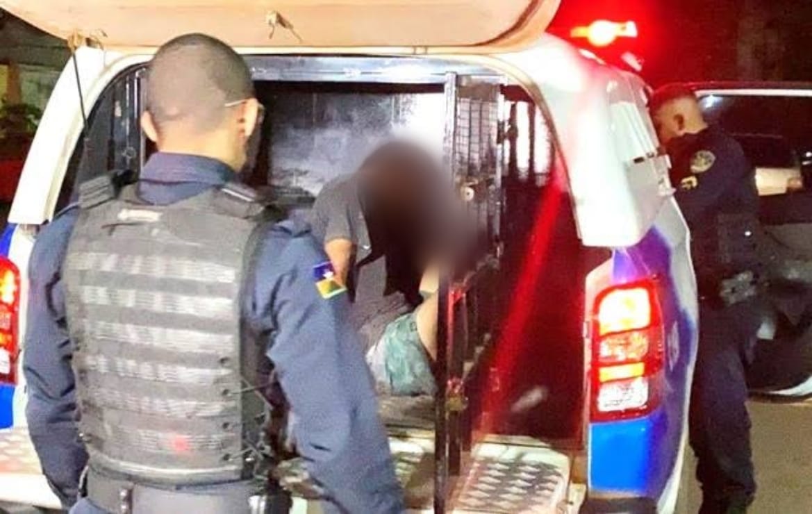 NA RIO MADEIRA: Adolescente é detido após roubar operadora de caixa na saída do trabalho 