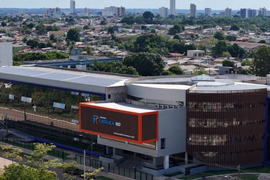 EMENDAS: Faculdade Católica comunica sobre mudança de data de curso