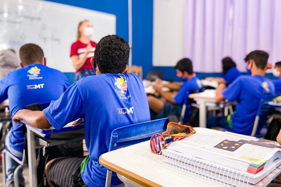 MATO GROSSO: Concurso com 1500 vagas para professor tem inscrições até o dia 8/05