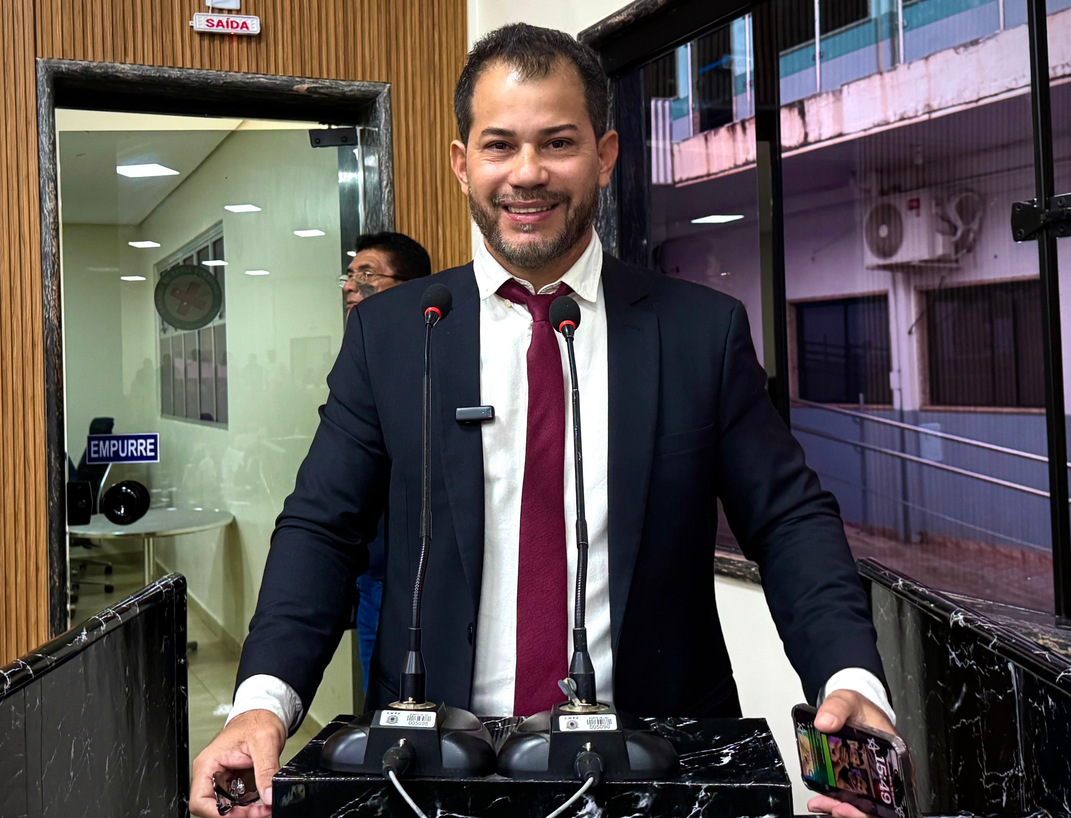 NILTON SOUZA: Vereador vota a favor do projeto 'Jovem Aprendiz da Inclusão'