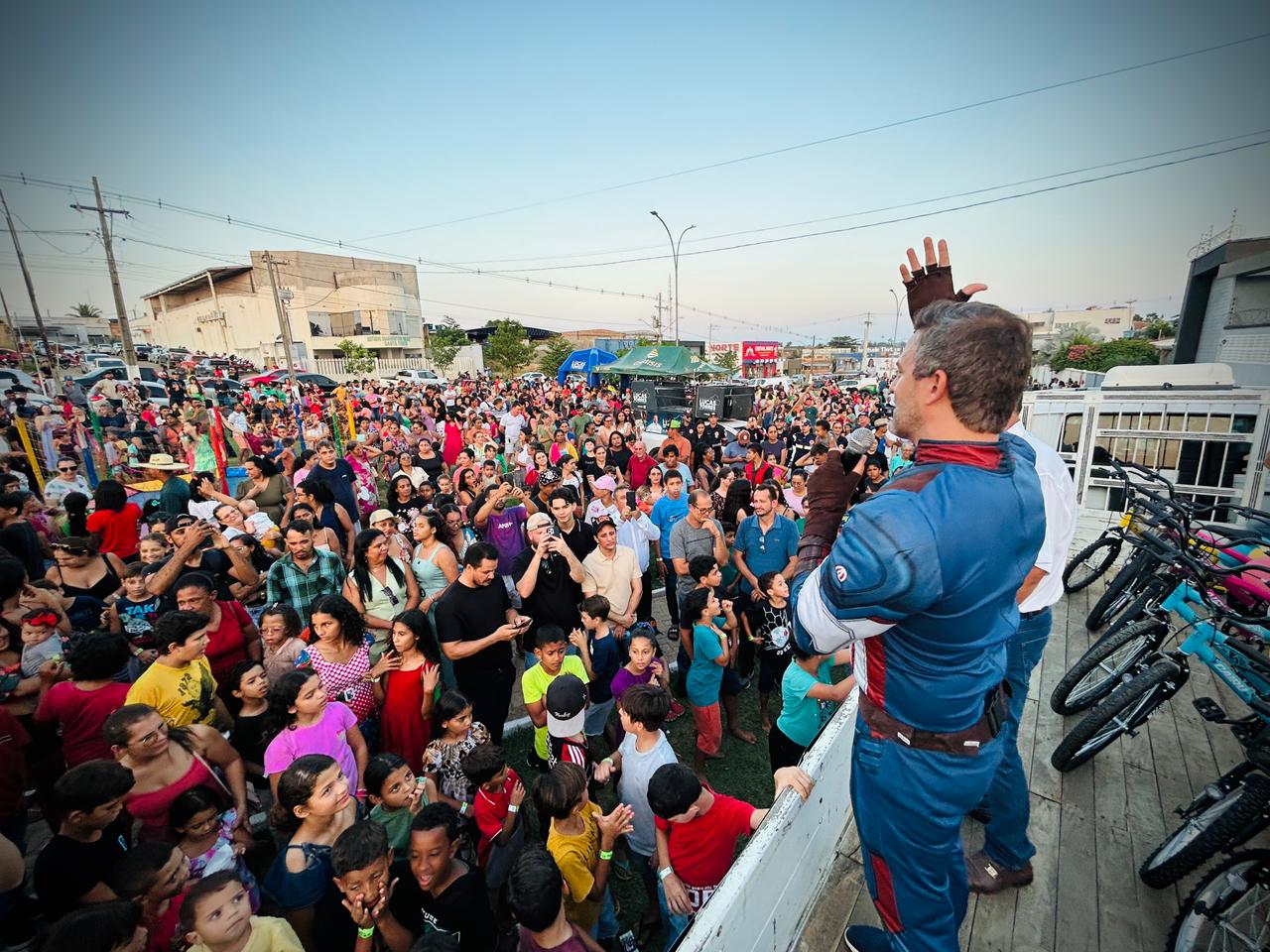 LUCAS TORRES: Deputado realiza maior Festa do Dia das Crianças na história de Buritis