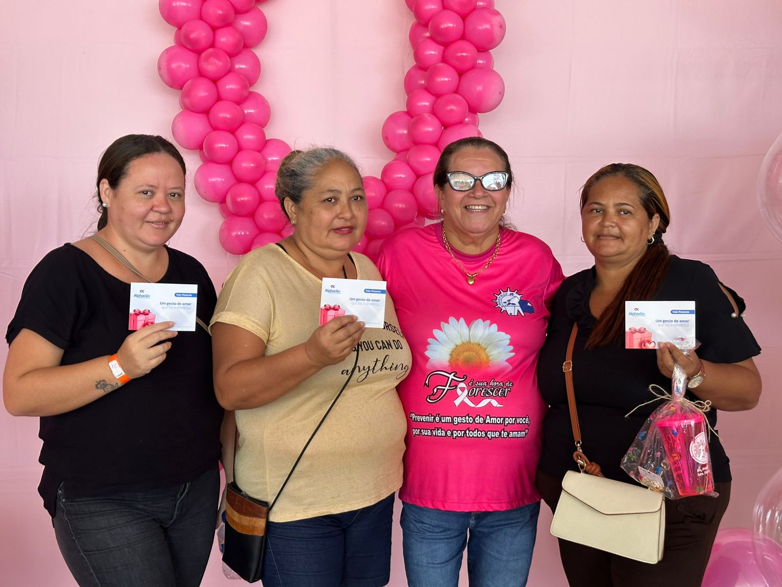 OUTUBRO ROSA: Vereadora Ellis Regina e Hospital do Amor Promovem Saúde e Informação