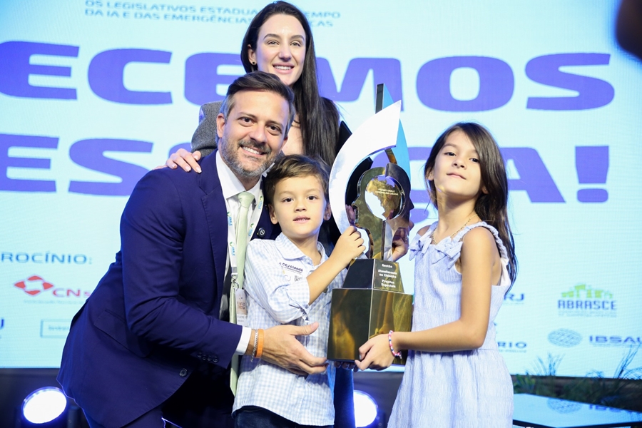 LUCAS TORRES: Deputado garante vitória para RO e desbanca projetos do RJ e MG em premiação