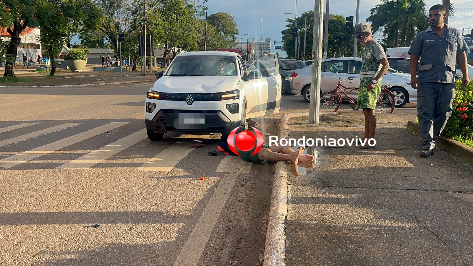 URGENTE: Ciclista fica em estado grave após atropelamento na Jorge Teixeira