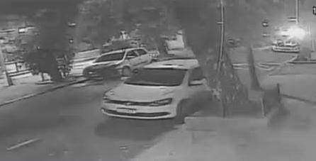 SAINDO DO TRABALHO: Ladrões escondidos em matagal roubam moto de mulher que voltava do shopping