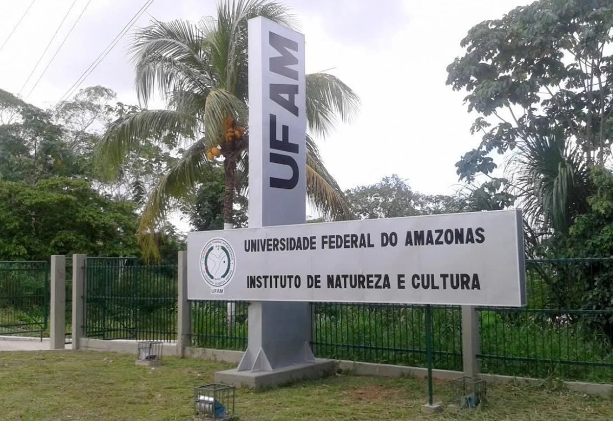 AMAZONAS: UFAM abre concursos com vagas para profissionais de nível médio e superior