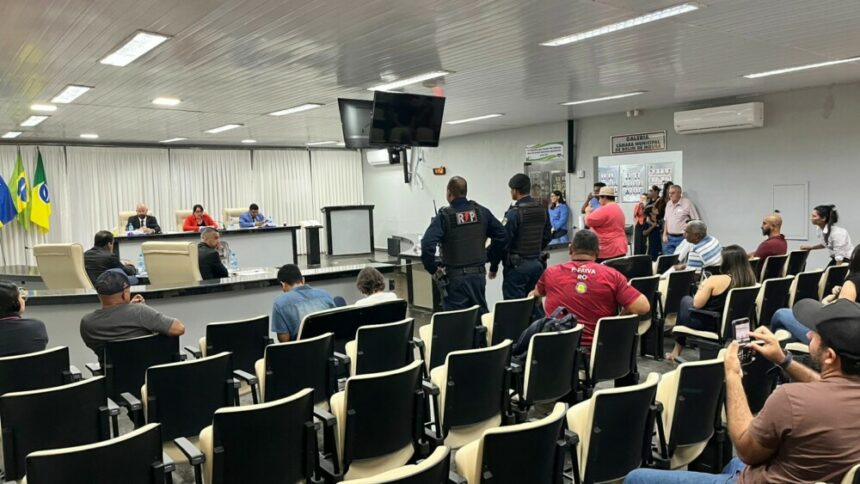 EM ROLIM DE MOURA: Presidente da Câmara solicita presença da Polícia Militar após tumulto em sessão