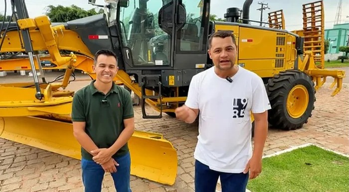 MOTONIVELADORA: Chupinguaia compra 'patrol' com emenda do senador Jaime Bagattoli