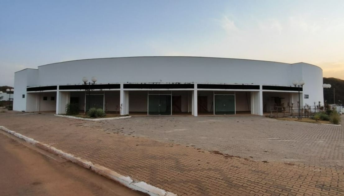 CEREJEIRAS: Obra do teatro municipal é retomada após uma década de paralisações