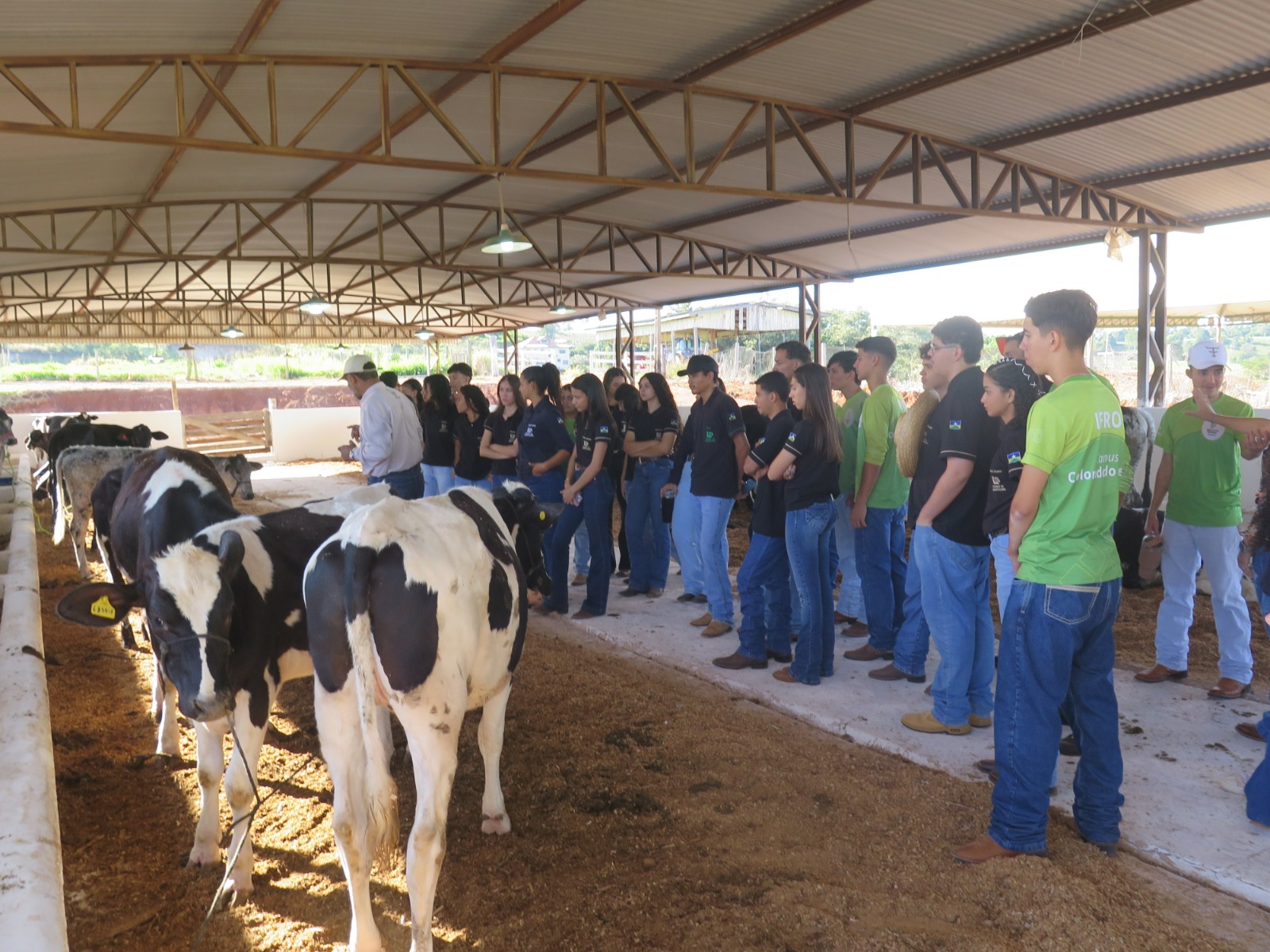EM COLORADO DO OESTE: Parceria entre ASCCOL e Prefeitura fortalece preparação da Expocol 2026 