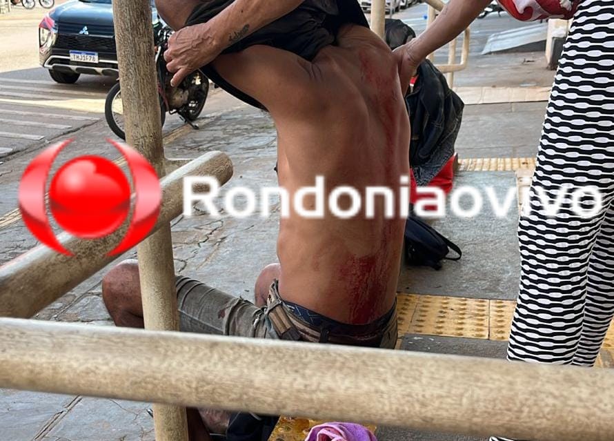 URGENTE: Morador de rua é esfaqueado pelas costas enquanto dormia