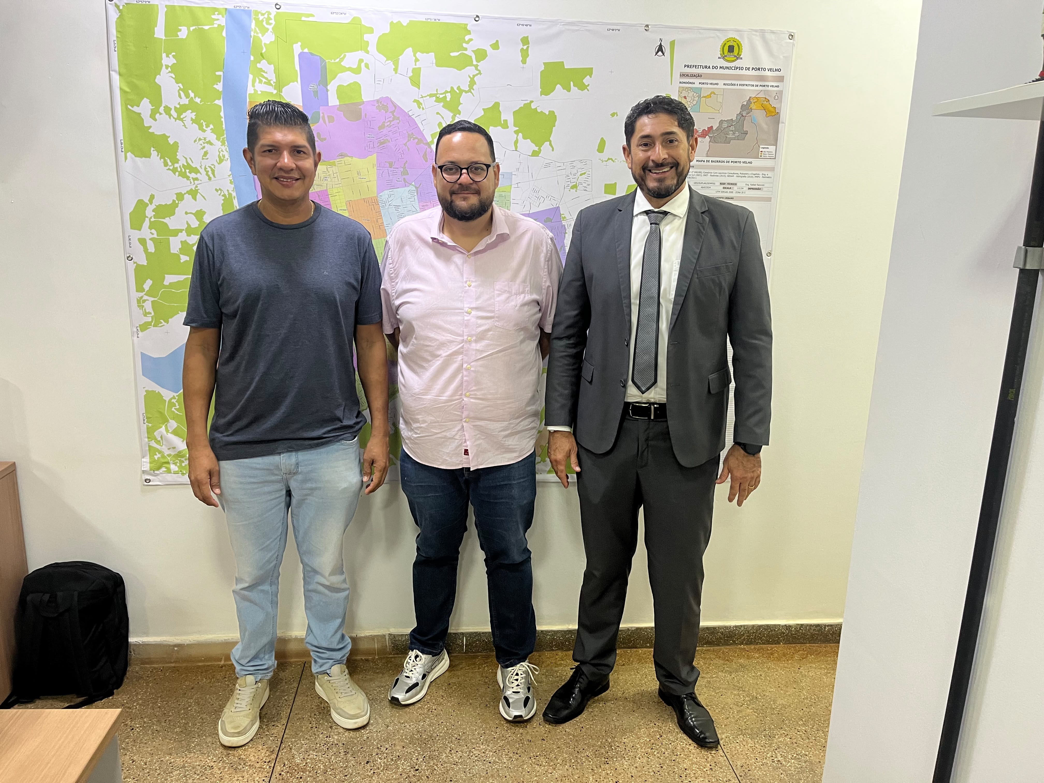 MÁRCIO PACELE: Vereador leva demandas do bairro Igarapé à Seinfra e busca melhorias