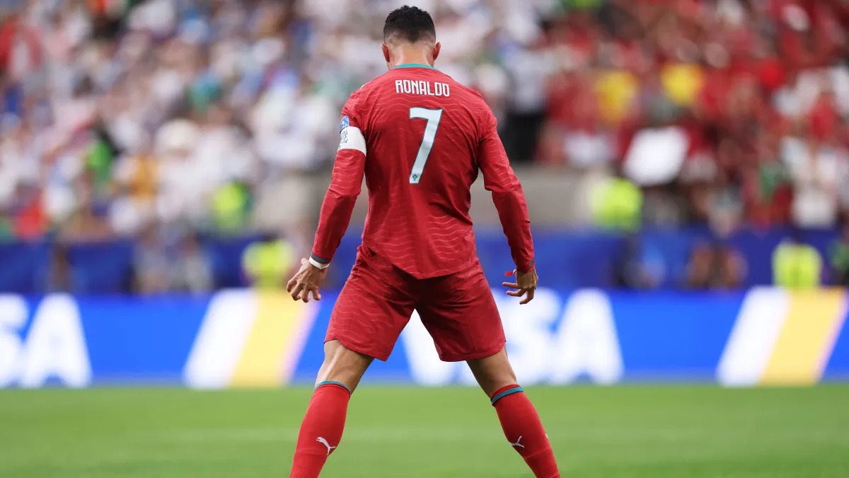 GOL EM SEIS COPAS : Portugal goleia Uzbequistão por 5 a 0 e Cristiano Ronaldo faz história