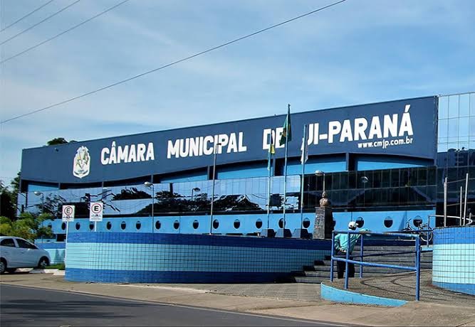 FOI PRESA: Servidora da Câmara de Ji-Paraná é exonerada por perseguir casal com arma branca