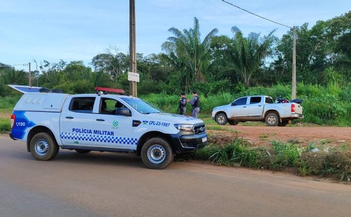 TENTOU FUGIR: Jovem é preso com quase 1 quilo de maconha em zona rural
