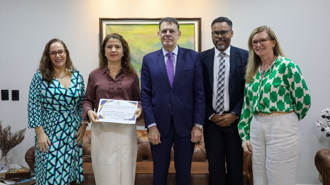 HOMENAGEM: Vereador Dr. Santana entrega Título de Cidadã Honorária à desembargadora Inês Moreira