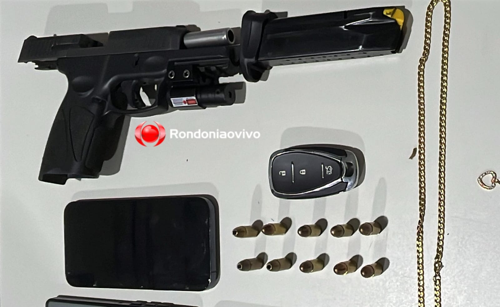 NA PINHEIRO: Motorista de Onix é flagrado com pistola 9mm furtada