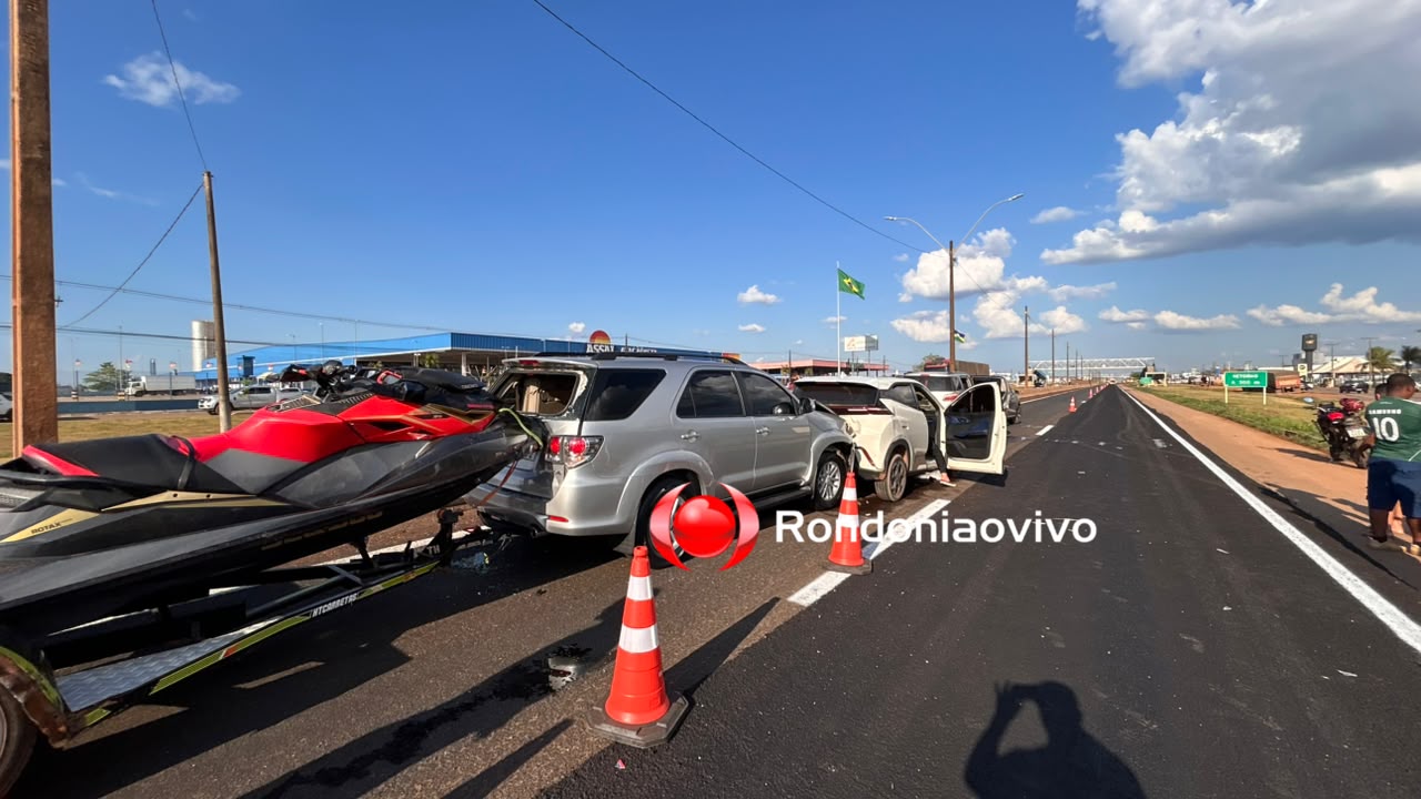 URGENTE: Acidente envolve cinco veículos em obra de recapeamento na BR-364