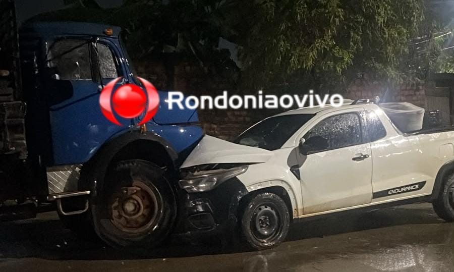 VÍDEO: Carro bate de frente com caminhão estacionado na contramão