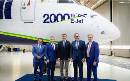 TECNOLOGIA: Embraer celebra a entrega do jato comercial E-Jet número 2.000