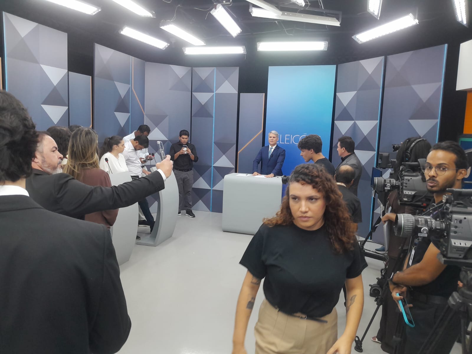 ELEIÇÕES 2026: Candidatos ao governo de RO se enfrentam no debate eleitoral da Rede Amazônica