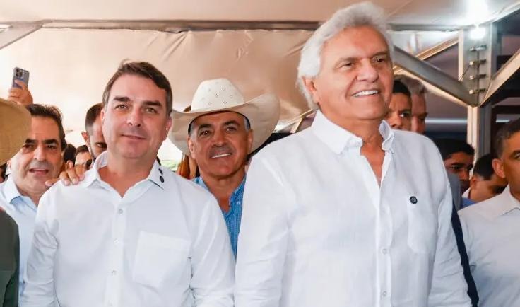 ARTICULAÇÃO: Flávio Bolsonaro liga para Caiado e garante apoio no segundo turno