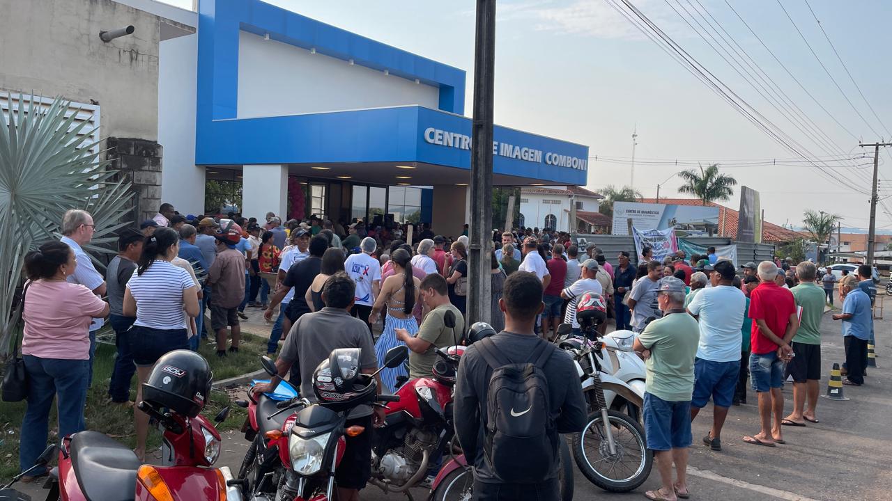 COMBONI ROSA E AZUL: Ministro Andreazza leva 168 pessoas para exames contra o câncer em Cacoal