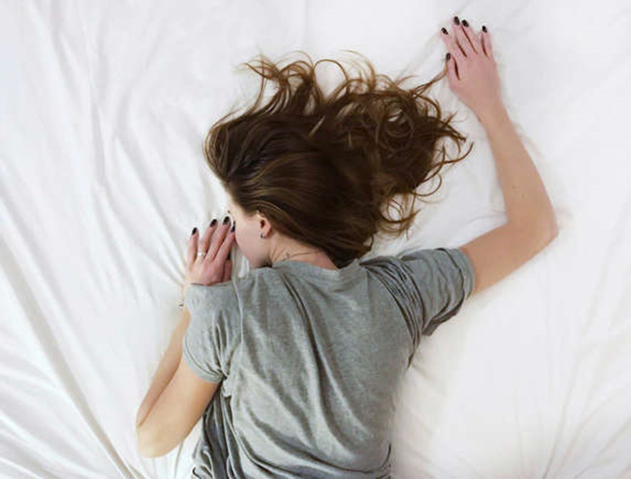 BOA SAÚDE: Dormir em menos de 5 minutos pode ser um sinal de alerta