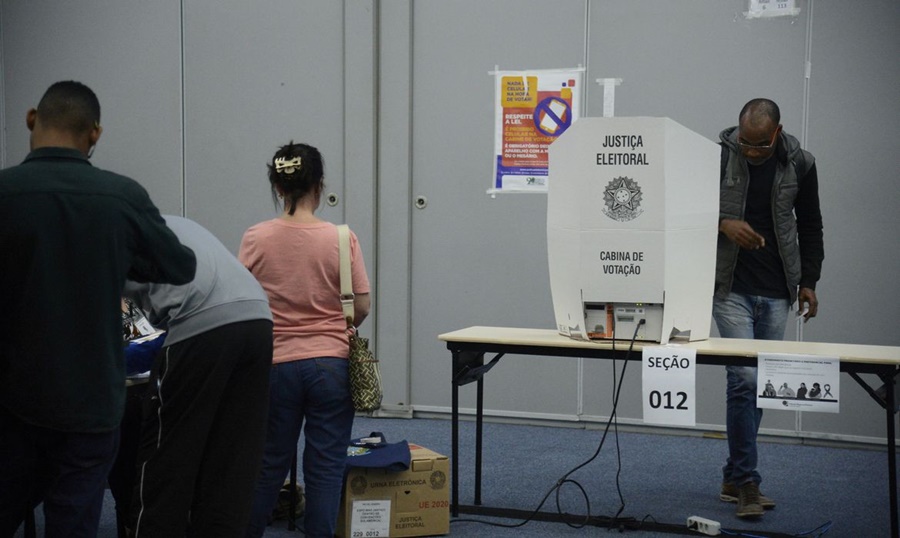 ELEIÇÃO: Saiba como e quem pode votar em trânsito neste domingo(30)