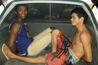 Dupla quase é linchada enquanto tentava furtar motocicleta em acidente
