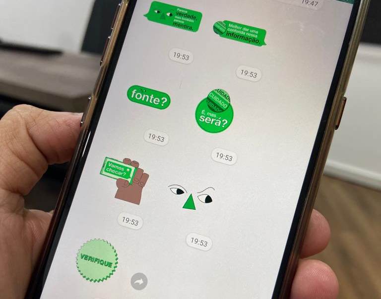 TSE e WhatsApp lançam pacote de figurinhas para as Eleições 2022