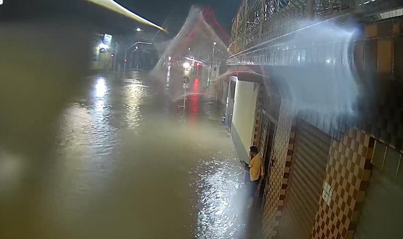 COTIDIANO: Moradores de Rondônia registram alagação após temporal; veja vídeos