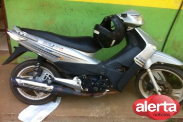 Guarda municipal e PM recuperam moto roubada e prendem foragido da justiça

