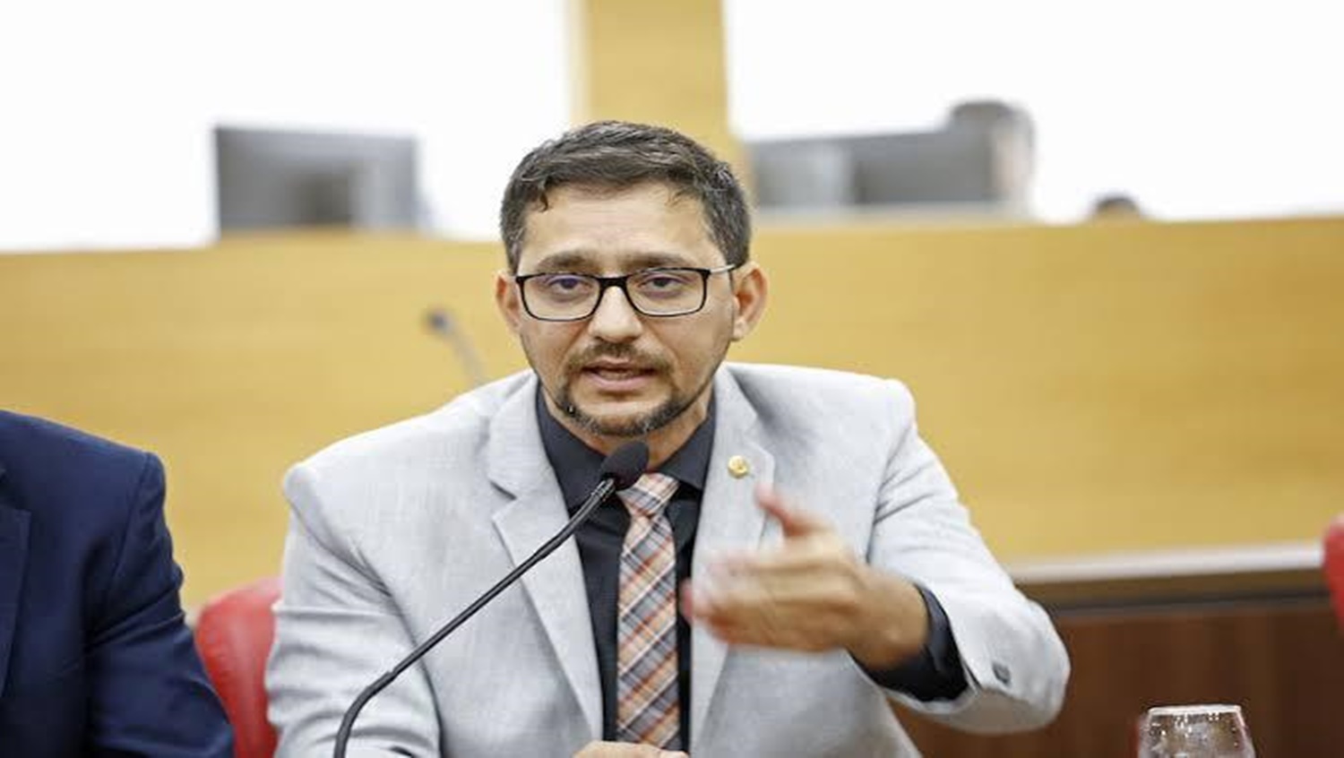 PREOCUPAÇÃO: Dep. Anderson recebe acadêmicos que cobram retornos das aulas presencias na UNIR