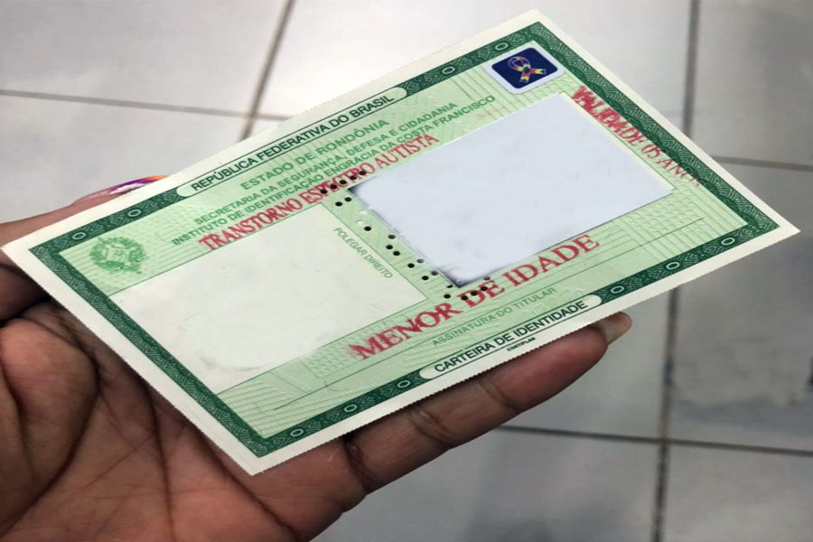 ELAS: Mãe de autista fala sobre a convivência com filho e o RG para eles