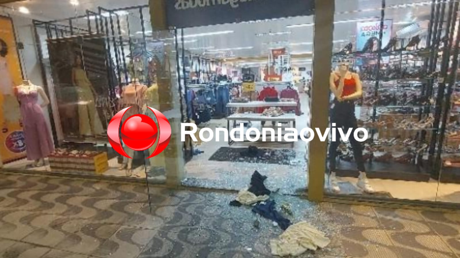 VÁRIAS ROUPAS: Quadrilha em HB20 realiza arrastão na loja Mega Modas em Porto Velho - VÍDEO 