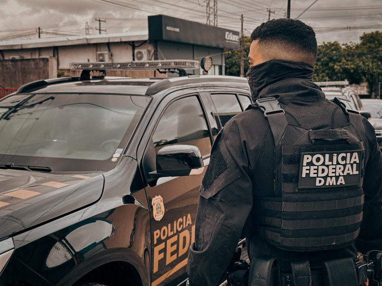 YANOMAMI: PF combate desvio de combustível de aviação em garimpo ilegal