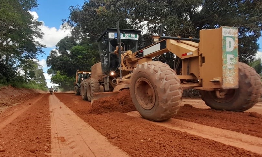 ALEX REDANO: DER recupera 25 km da RO-458 no distrito Triunfo após pedido de deputado