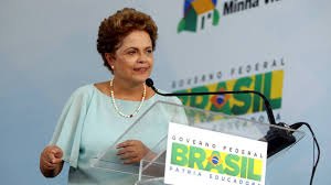 Dilma sanciona lei que dobra pena para estelionato contra idosos
