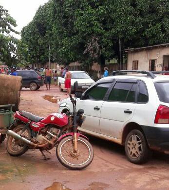URGENTE: Homem é cruelmente morto com tiros e golpes de facão na cabeça