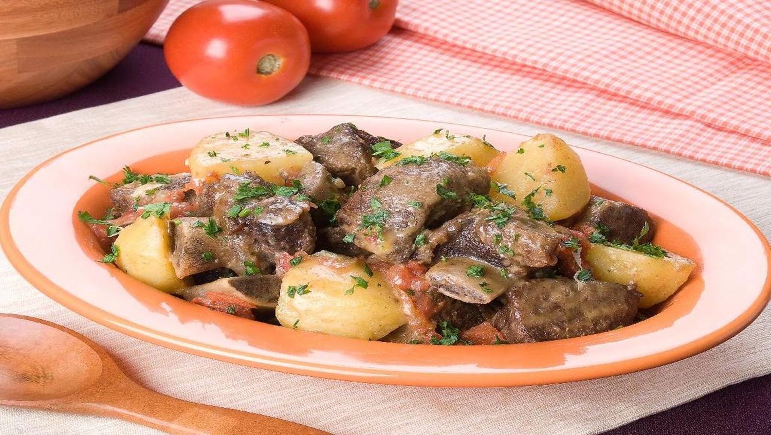 ALMOÇO: Receita de costela bovina com batata suculenta