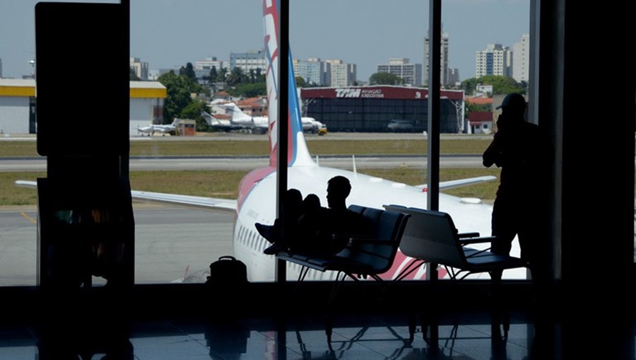 PROCLAMAÇÃO DA REPÚBLICA: Cerca de 2,4 milhões de pessoas devem voar pelo país no feriado