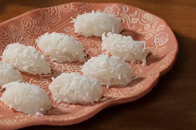 DOCINHO: Aprenda a fazer cocada branca