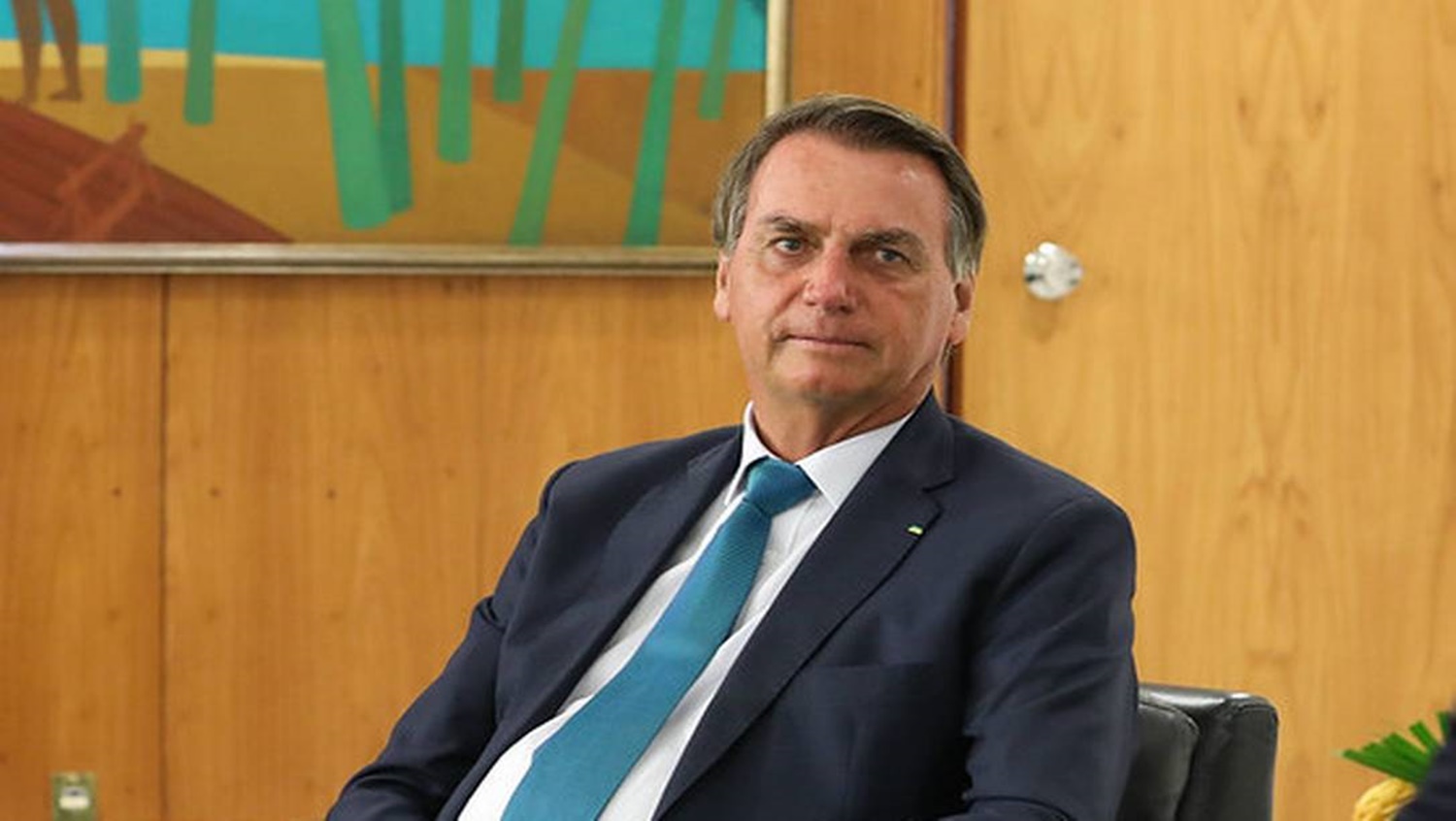 DECISÃO: Publicações com promoções pessoais de Bolsonaro estão proibidas