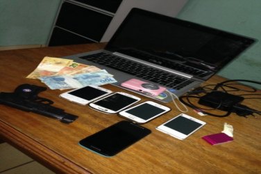 Polícia prende autor de crime e descobre envolvimento da filha da vítima